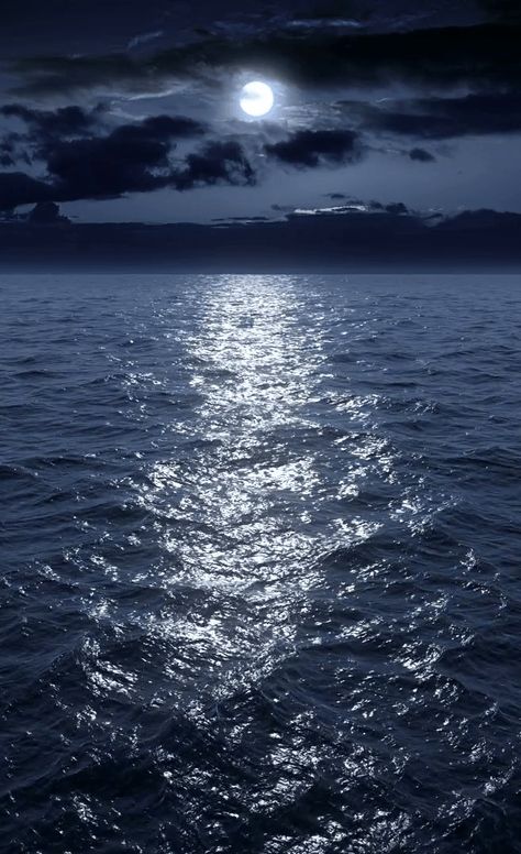 Moon Over Ocean Night, Moonlight Ocean Aesthetic, Ocean Pictures Dark, Reflection Of Moon On Water, Moon On The Ocean, Moon Over Water Photography, Ocean Stars Aesthetic, Moon X Ocean, Moonlight On Ocean