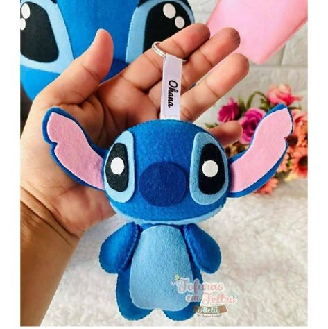 Lilo And Stitch Felt Pattern, Stitch Felt Pattern, Disney Felt Ornaments, Stitch Coloring Pages, Felt Crafts Patterns, Creation Art, Felt Hair Clips, Plushie Patterns, Felt Jewelry