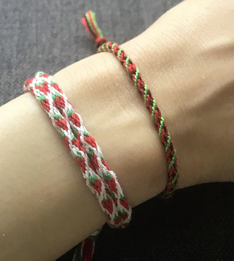 Kumihino string bracelets #jewlery #handmade Threaded Bracelet, Watermelon And Strawberry, Circle Loom, Fruit Bracelet, Kumihimo Jewelry, Diy Jewelry Rings, Kumihimo Bracelets, String Bracelets, Bracelets Ideas