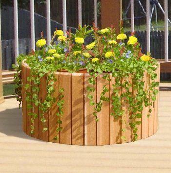 Septic Cover Ideas, Well Cover Ideas, Raised Flower Garden, Septic Tank Cover Ideas, Tank Cover Ideas, Septic Tank Covers, Berlin House, Well Covers, Well Cover