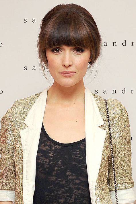 Thick fringe.  Closer to what my bangs are supposed to look like Long Hair Fringe, Rose Byrne Hair, Haircut Fringe, Full Fringe Hairstyles, Thick Bangs, Hair Fringe, Bangs Fringe, Full Fringe, Rose Byrne