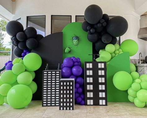 Hulk Birthday Party Ideas Decoration, Hulk Balloon Ideas, Hulk Decorations Party, Hulk Trunk Or Treat, Hulk Themed Birthday Party, Hulk Party Ideas, Hulk Birthday Party Ideas, Hulk Birthday Party Decorations, Hulk Smash Party