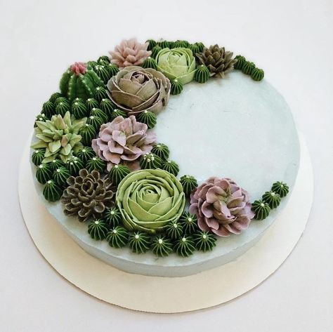 Wilton Cake Decorating on Instagram: “Share an edible floral arrangement with mom this Mother's Day! 💕 Beautful butterrcream succulents like these made by @missunitedcakes would…” Plant Cakes, Succulent Wedding Cakes, Succulent Cupcakes, Easy Minecraft Cake, Succulent Cake, Cactus Cake, Wilton Cake Decorating, Cookie Business, Mothers Day Cake