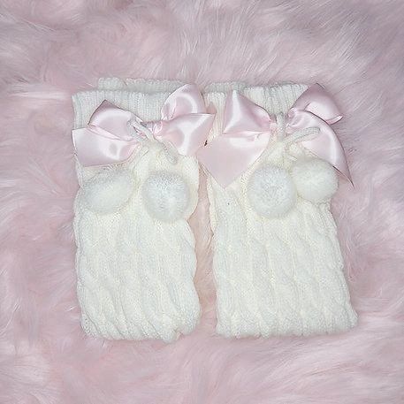 this type of socks <3🤍🦢🎀 . . . . #aesthetic #pink #pinterestgirl #pinkaesthetic #coquetteaesthetic #coquettegirl #dollettegirl #dolletteaesthetic #xquixite #cute #girlblogger #girlblog #bows #her Winter Princess, The Cardigans, Pink Xmas, Snow Princess, Winter Fairy, Sugar Plum Fairy, Digital Closet, Snow Angels, Girly Accessories