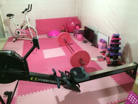 mini gym at home ideas gym aesthetic gym aesthetics gym workout gym leggings gym workouts gym motivation quotes home gym gym gym men gym workout tips Pink Home Gym Decor, Pink Gym Room, Pink At Home Gym, Pink Workout Room, Pink Gym Equipment, Girly Home Gym, Pink Home Gym, Workout Aesthetic Pink, Gym Aesthetic Pink