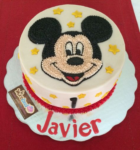 Mickey Mouse buttercream cake. Easy Mickey Mouse Cake, Pastry Cake Design, Icing Cake Design, Mickey And Minnie Cake, Mickey Mouse Birthday Cake, Hello Kitty Birthday Cake, Mickey Mouse Cupcakes, Mickey Cakes, Cake For Husband