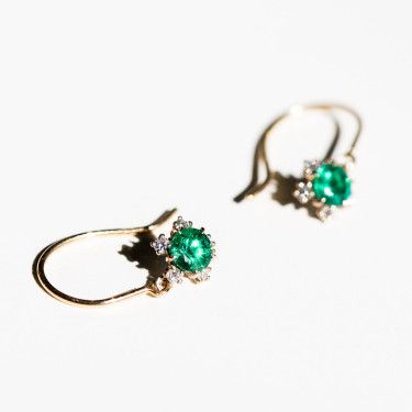 Juniper Emerald Earrings Handwriting Necklace, Engagement Earrings, Snowflake Earrings, Emerald Earrings, Lovely Earrings, Engagement Ring Wedding Band, White Diamonds, Wedding Ring Bands, Diamond White