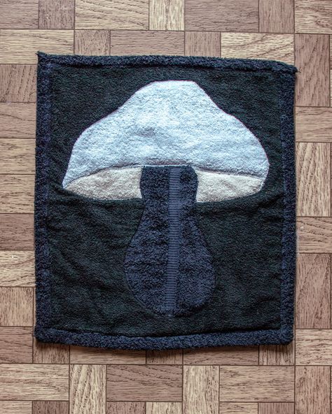 DIY: Upcycle Old Towels into a New Bath Mat Diy Bath Mat, Bath Mat Diy, Under The Sea Decorations, Old Towels, Sea Decor, Applique Templates, Diy Upcycle, Mushroom Decor, Easy Coloring Pages