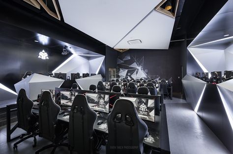 Gaming Center Design, Gaming Center Interior, Video Game Lounge Business, Luxury Gaming Room, Bedroom Decor Coastal, Sci Fi Conference Room, Sci Fi Meeting Room, Game Room Setup, Esports Gaming Center