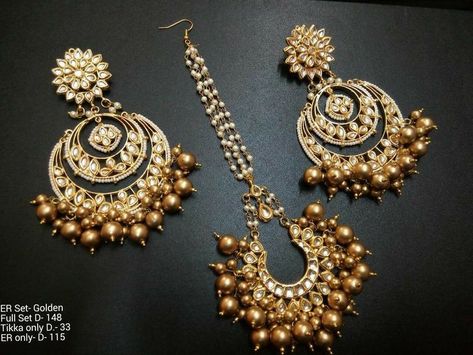 Kundan Chandbali, Golden Earring, Mang Tikka, Indian Accessories, Casual Necklaces, Maang Tikka, For Your Best Friend, Indian Jewellery Design, Golden Earrings