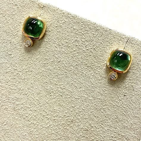 Green Stone Jewellery Indian, Green Tourmaline Earrings, Green Garnet Jewelry, Ruby Ring Designs, Gay Outfit, Fancy Jewelry Necklace, Gold Jewelry Simple Necklace, Stone Jewellery, Antique Jewelry Indian