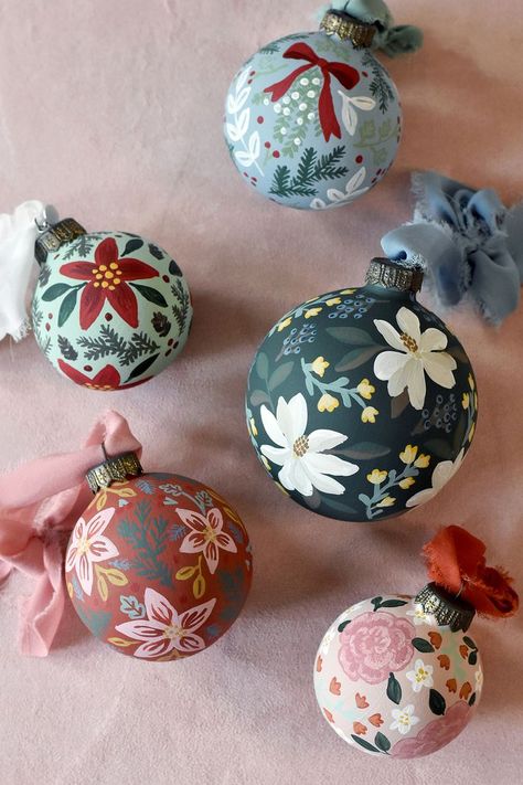 Bauble Painting, Poinsettia Ornaments, Hand Painted Christmas Ornaments, Hand Painted Bauble, Handpainted Christmas Ornaments, Ceramic Christmas Decorations, Flowers Ceramic, Christmas Canvas Art, How To Make Christmas Tree