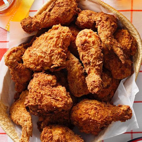 Family Reunion Food, Crispy Chicken Recipes, Kentucky Fried, Crispy Fried Chicken, Copycat Restaurant Recipes, Fried Chicken Recipes, Best Chicken Recipes, Crispy Chicken, Taste Of Home