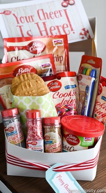 Holiday Baking Kit Cookie Decorating Gift Basket, Grocery Shower Gift Ideas, Baking Kit Gift, Baking Gift Basket, Kids Baking Kit, Auction Gift Basket Ideas, Raffle Ideas, Baking Basket, Creative Gift Baskets