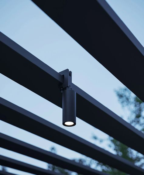 Reggiani Yori IP66: quality lighting in any weather condition Modern Exterior Lighting, Architectural Lighting Design, Stair Lights, Pergola Lighting, Facade Lighting, Patio Garden Design, Deck Lighting, Sun Goes Down, Step Lighting