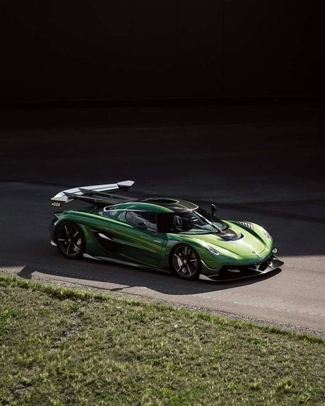 Best Car Wallpapers, Koenigsegg Jesko, Hyper Cars, Pretty Cars, Futuristic Cars, Cars 3, Koenigsegg, Dream Garage, Unique Cars