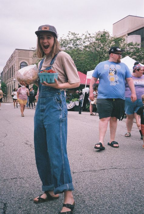 Carhartt Women Outfits Overalls, How To Style Carhartt Overalls, Overall Concert Outfit, Overall Granola Outfit, Womens Carhartt Overalls, Carhartt Denim Overalls, Spirit Aesthetic, Overalls Fit, Free Spirit Aesthetic