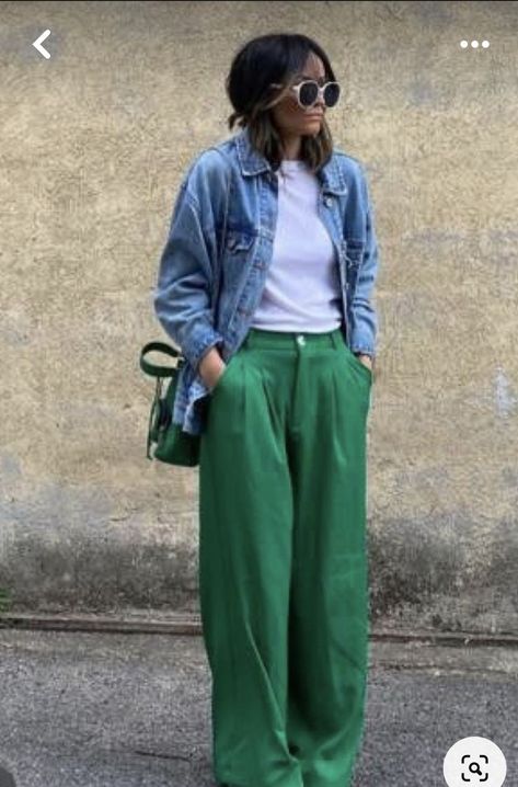 Green Wide Leg Pants Outfit, Green Trousers Outfit, Wide Leg Trousers Outfit, Green Pants Outfit, Linen Pants Outfit, Looks Street Style, Instagram Look, Green Pants, Mode Inspo