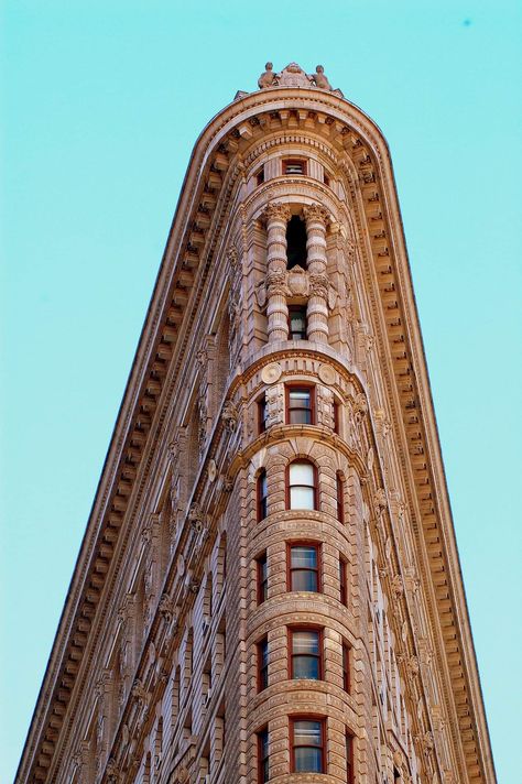 The Flatiron Building, Flatiron Building Nyc, Buildings Photography, New York Buildings, Building Photography, Big Building, Flatiron Building, Religious Architecture, Amazing Buildings