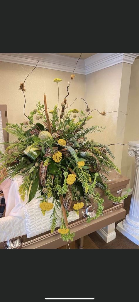 Sympathy Floral, Casket Flowers, Flowers For Men, Fall Decor Wreaths, Casket Sprays, Greenery Arrangements, Cemetery Decorations, Memorial Flowers, Flower Arrangements Simple