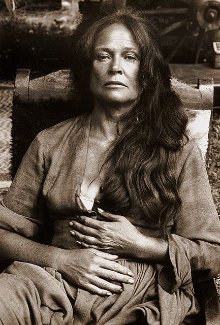 Colleen Dewhurst, portrait, 'The Cowboys', 1971 by Bob Willoughby,  I just loved this woman, her smile and her raspy voice, she was wonderful in Anne of green gables too Colleen Dewhurst, Alexei Romanov, Character Actor, Anne Of Green, Anne Of Green Gables, Victor Hugo, Famous Women, White Photo, Famous Faces