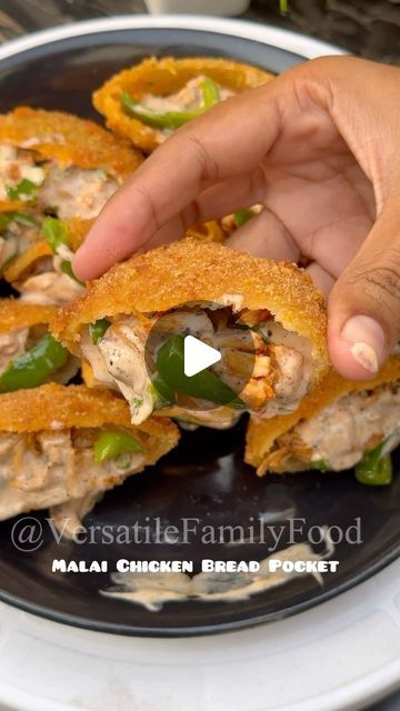 Versatile Family Food on Instagram: "Malai Chicken Bread Pockets 😋😍
#recipe #chicken #snack #cookingram #foodreels #malaichicken #delicious" Chicken Bread Pockets, Easy Chicken Snacks, Pocket Bread Recipes, Chicken Pockets Recipes, Bread Pockets Recipe, Chicken Bread Recipes, Indian Party Snacks, Indian Snacks For Party, Pocket Chicken