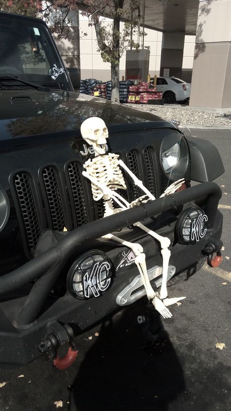 Jeep Wrangler Halloween Ideas, Jeep Trunk Or Treats, Jeep Hacks, Halloween Car Decorations, Jeep Winch, Jeep Interiors, Jeep Decals, Jeep Mods, Jeep Wrangler Accessories