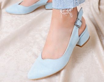 SultanShoesOfficial - Etsy Portugal Low Heel Bridal Shoes, Light Blue Heels, Blue Block Heels, Blue Bridal Shoes, Bridal Shoes Low Heel, Blue Wedding Shoes, Blue Suede Shoes, Blue Bridal, Blue Heels