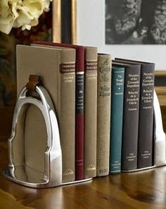 Horse Country Chic: Tried and True Equestrian Decor Equestrian Chic Decor, Equestrian Bedroom, Horse Room Decor, Horse Bedroom, Diy Bookends, Horse Room, Equestrian Chic, Equestrian Decor, Book Holder