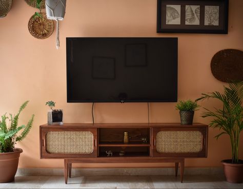 Mid Century Entertainment Unit, Retro Tv Console, Tv Unit Mid Century Modern, Midcentury Modern Tv Unit, Mid Century Modern Tv Wall, Boho Tv Unit, Tv Unit Vintage, Mcm Tv Stand, Vintage Tv Unit