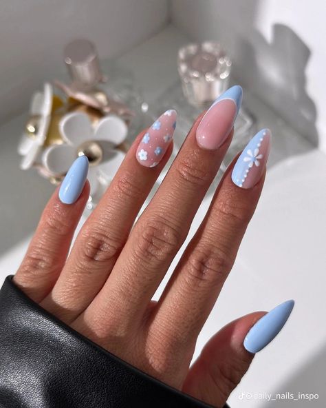 Light Blue Nail Designs, Light Blue Nails, Milky Nails, Graduation Nails, Summery Nails, Almond Nails Designs, Cute Summer Nails, Blue Nail Designs, Cute Gel Nails