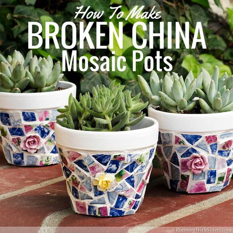 RunningWithSisters.com Glue broken china tiles onto painted terra cotta pot to make a broken china mosaic pots. Diy Mosaic Projects, Cheap Planters, Beautiful Mosaics, Broken China Crafts, Mosaic Planters, China Mosaic, China Crafts, Mosaic Pots, Mosaic Flower Pots