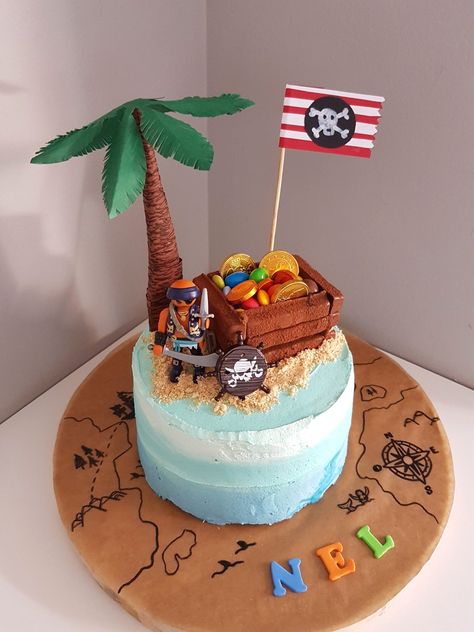 Pirate Birthday Cake Diy, Pirate Cake Diy, Pirate Map Cake, Pirate Cake Ideas Easy, Diy Pirate Cake, Siren Head Cake Ideas, Pirate Theme Birthday Cake, Pirate Birthday Cake Easy, Santiago Birthday Party