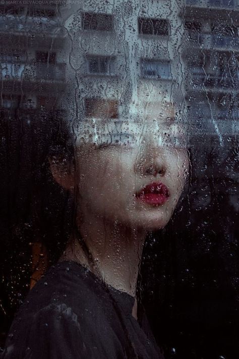 Photographer Self Portrait, Self Portrait Ideas, Marta Bevacqua, Creative Self Portraits, Advanced Photoshop, Art Photography Portrait, Self Portrait Photography, Window Ideas, Portrait Ideas