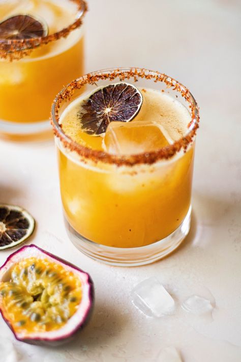 Perfect Margarita Recipe, Passion Fruit Margarita, Fruit Margarita, Passion Fruit Juice, Grand Marnier, Fruit Cocktails, Margarita Recipes, Alcohol Recipes, Summer Cocktails