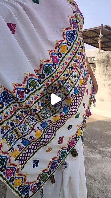 Bharat Work, Kutch Work Saree, Hand Work Saree, Cotton Anarkali Suits, Saree Work, Kutch Work Designs, Cotton Anarkali, Kutch Work, White Saree