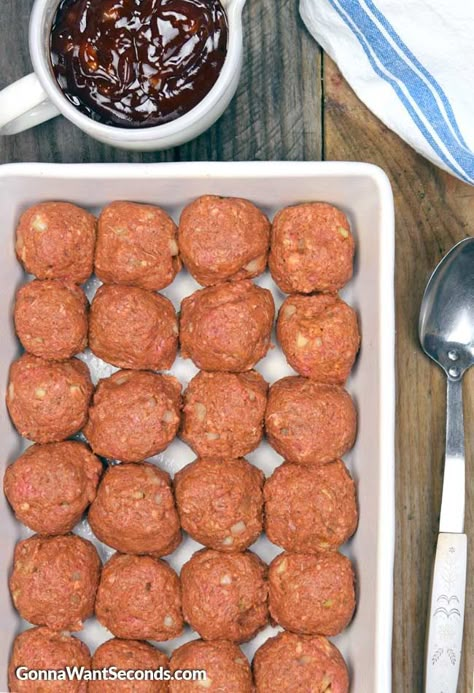 Homemade Bbq Meatballs, Stovetop Meatballs, Wednesday Meals, Barbecue Meatballs, Hamburger Meals, Bbq Appetizers, How To Make Bbq, Jelly Meatballs, Grape Jelly Meatballs