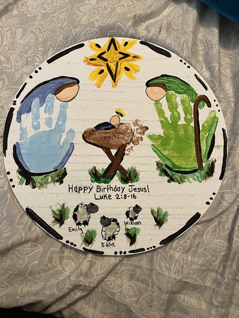 Sibling Christmas Handprint Crafts, Diy Christmas Plates For Grandparents, Nativity Handprint Art, Handprint Christmas Plate, Christmas Handprint Plate, Christmas Plates Diy Kids, Diy Christmas Gifts From Kids, Christmas School Crafts, Hope Crafts