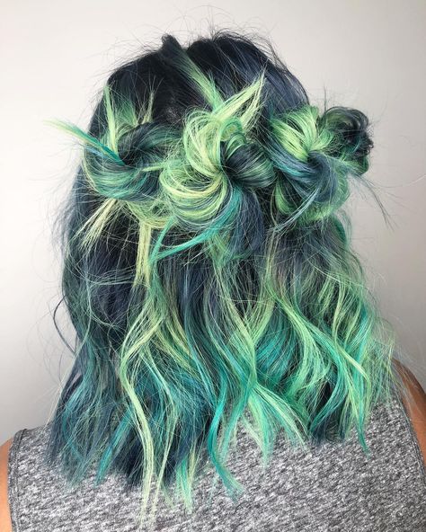 Ombré Short Hair, Green Hair Ombre, Brown Ombre Hair Color, Vegas Hair, Blue Ombre Hair, Brown Ombre Hair, Ombre Hair Blonde, Hair Specialist, Hair Dye Ideas