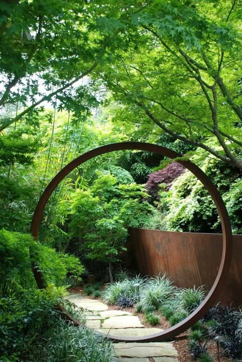 Garden Gates: How To Make A Great Entrance - Meditation Garden, Have Inspiration, Beautiful Backyards, Green Garden, Garden Gates, Shade Garden, Metal Sculpture, Japanese Garden, Modern Garden