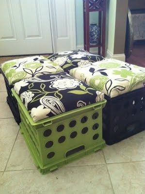 DIY Milk Crate Seats<<<< My fifth grade teacher had a bunch of these and used them for reading time and as emergency step stools Milk Crate Seats, Crate Seats, Milk Crate, Frozen Inspired, Dorm Room Decor, Kids' Room, Diy Projects To Try, My New Room, Dorm Decorations