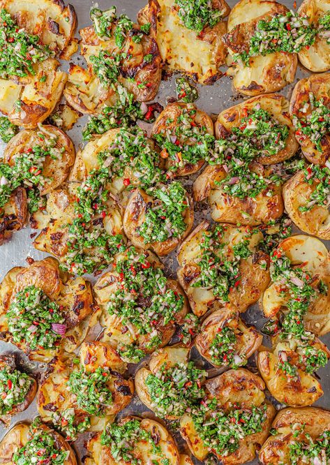 Chimichurri Smashed Potatoes - So Vegan Daniel Fast Meal Plan, Smashed Red Potatoes, Chimichurri Chicken, Vegan Chilli, Chimichurri Recipe, Vegan Mexican Recipes, Potato Sides, Vegan Potato, Vegan Sides