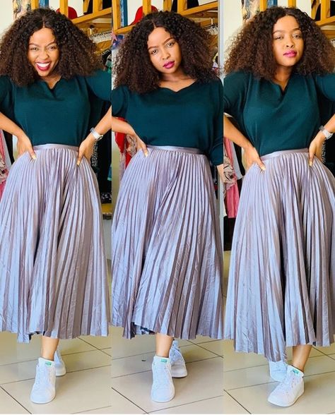 Pleated Midi Skirt Outfit Plus Size, Pleated Skirt Sneakers Outfit, Pleated Skirt Outfit Plus Size, Accordion Skirts, Pleated Skirt And Sneakers, Skirt Outfit Plus Size, Pleated Midi Skirt Outfit, Trendy Work Outfit, Pleated Skirt Outfit