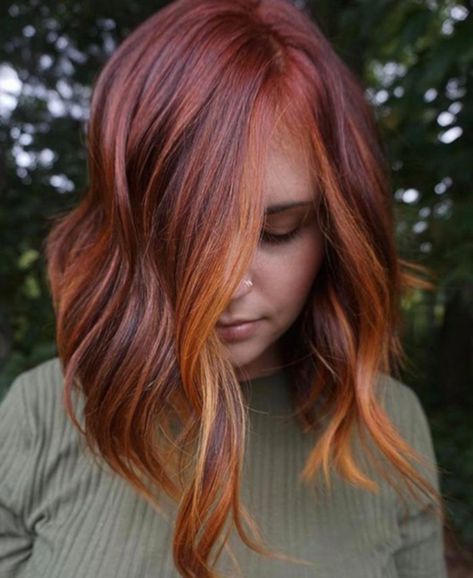 Copper money piece auburn balayage bob Fall Red Hair, Pumpkin Spice Hair, Honey Blond, Money Piece, Copper Hair Color, Burgundy Hair, Winter Hair Color, Hair Trend, Auburn Hair