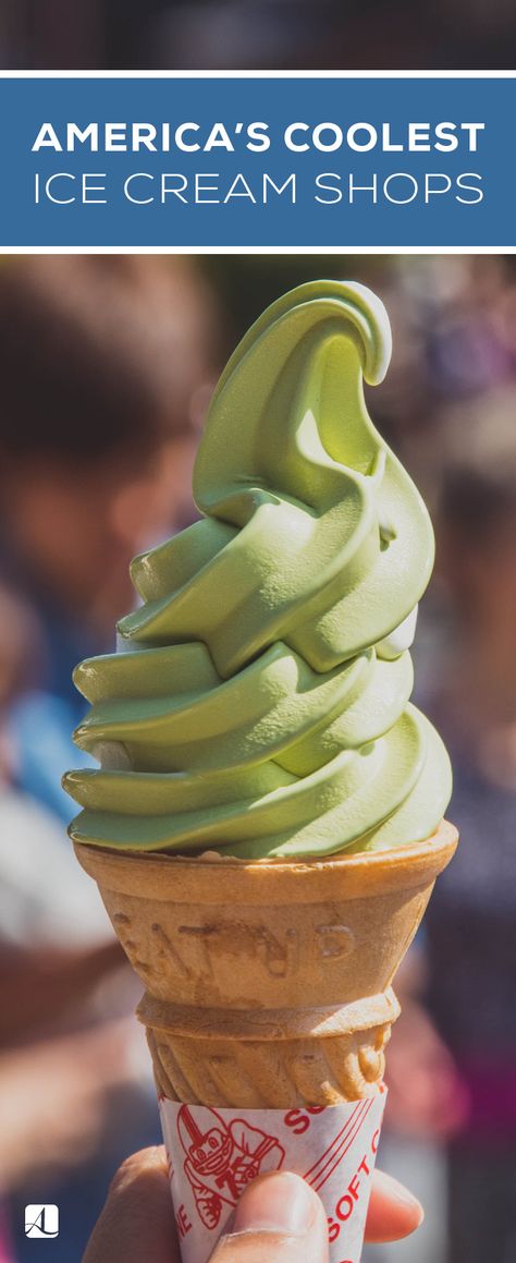 Soft Serve Cone, Green Ice Cream, Desserts Around The World, Ice Cream Photography, Vegan Ice Cream Recipe, Ice Cream Poster, Matcha Ice Cream, Soft Serve Ice Cream, Ice Cream Parlor