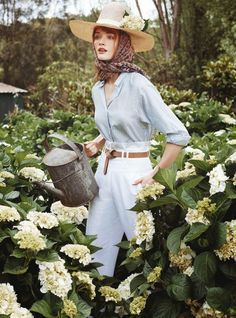 Fashion Fotografie, Editorial Vogue, Spring Photoshoot, Trik Fotografi, Floral Fashion, Fashion Photography Editorial, Photoshoot Inspiration, Vogue Paris, Fashion Shoot