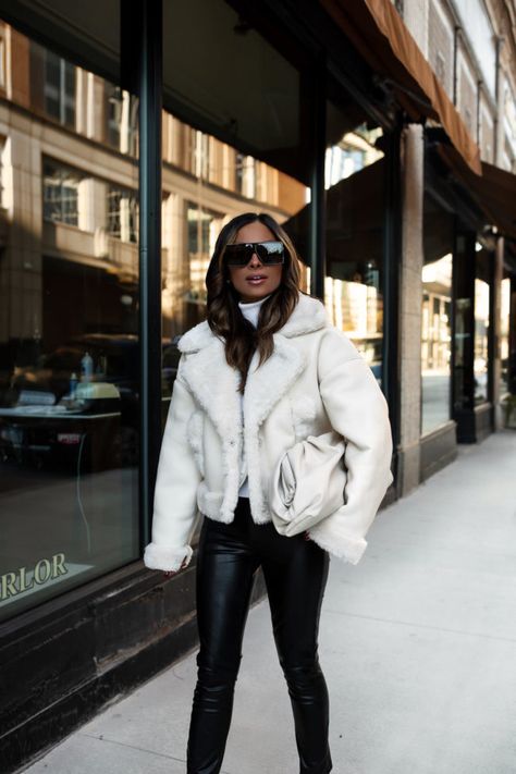 White Faux Fur Coat Outfit, White Leather Jacket Outfit, Shearling Jacket Outfit, Cropped Jacket Outfit, White Jacket Outfit, Faux Fur Coats Outfit, Shearling Moto Jacket, Fur Jacket Outfit, White Fur Jacket