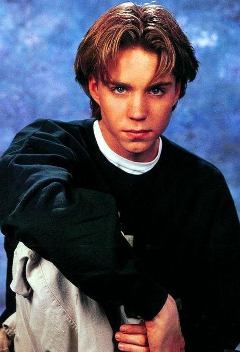 Johnathan Brandis, Seaquest Dsv, Jonathan Brandis, Matthew Lawrence, 90s Actors, 90s Teen, Saved By The Bell, Popular People, Cute Celebrities