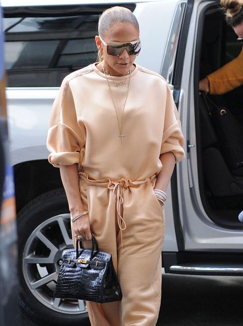 Jennifer Lopez Was All Over NYC Last Week With Two Black Hermès Birkins Hermes Celebrities, Birkin Crocodile, Womens Designer Bags, Sport Style, Hermes Handbags, Shoulder Handbag, Hermes Birkin, Sport Fashion, Shoulder Handbags