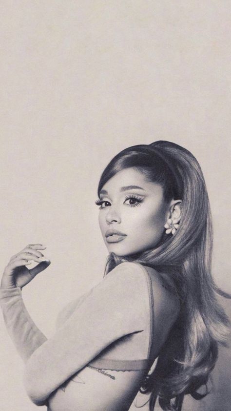 Ariana Wallpaper, Ariana Grande Poster, Ariana Grande Background, Ariana Grande Images, Anime Sites, Ariana Grande Cute, Ariana Grande Wallpaper, Photographie Portrait Inspiration, Ariana Grande Photos